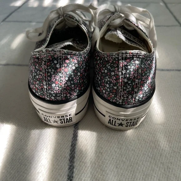 Women’s Converse All Star Platform Lace-up Black Floral Sneakers Size 7 - Picture 2 of 6